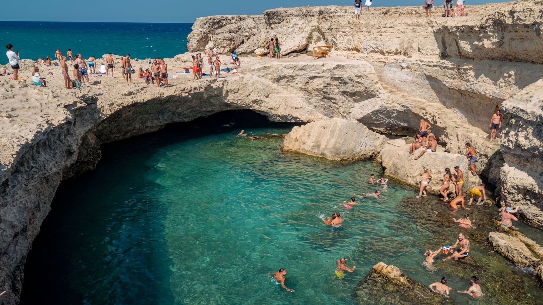 Vacanze in Puglia grotta della Poesia