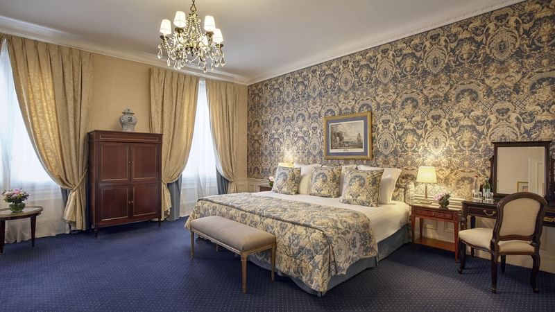 Prestige Suite bedroom at Hotel Westminster