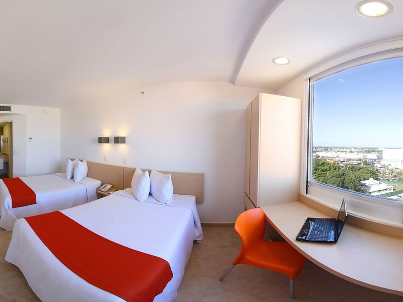 Habitación Doble Superior con zona de trabajo en One Hotels