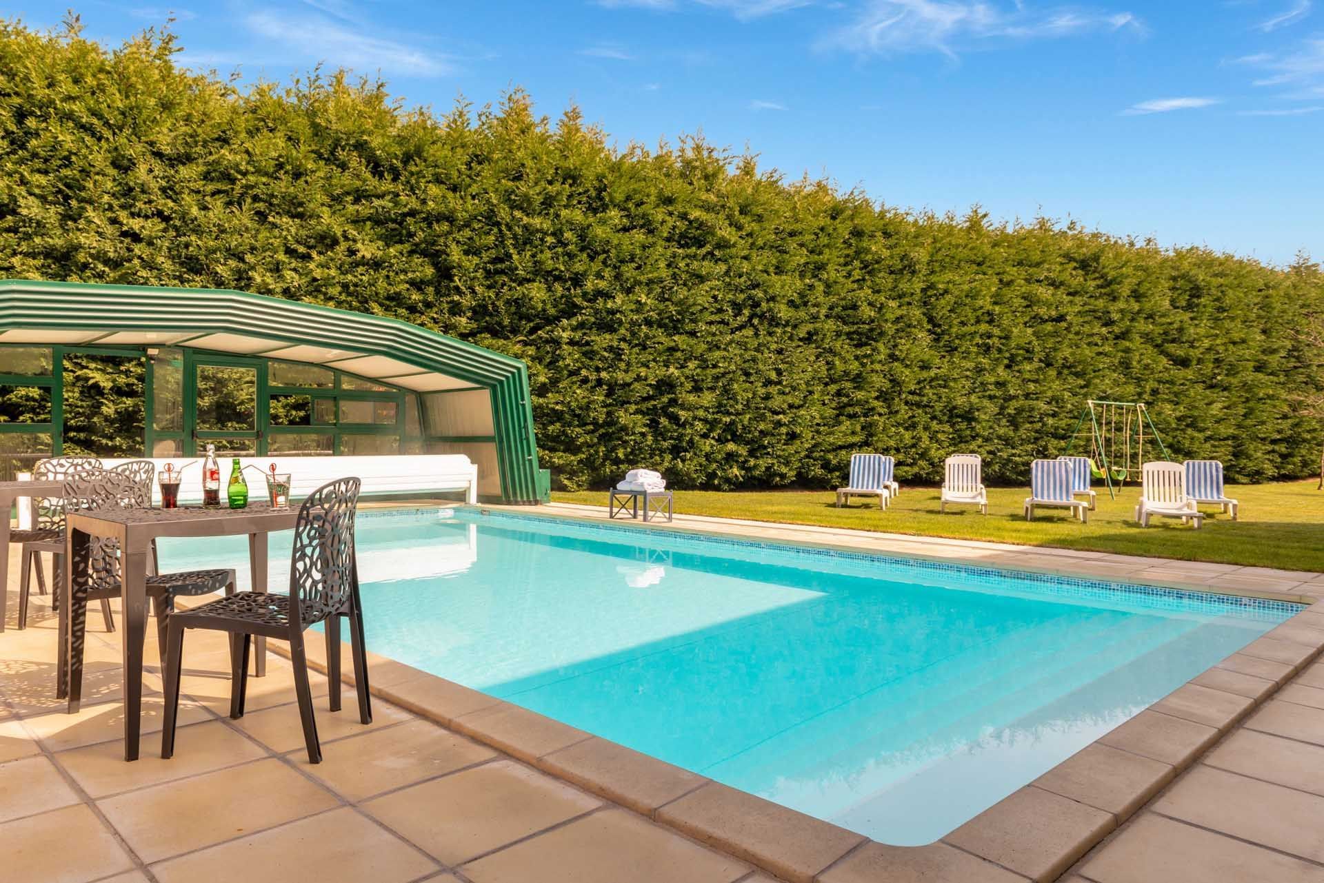 Pool at Acropole Hôtel