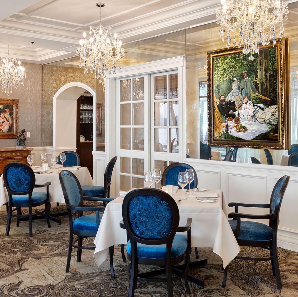 Dining tables in Restaurant Villa Elina at Chateau Vaudreuil