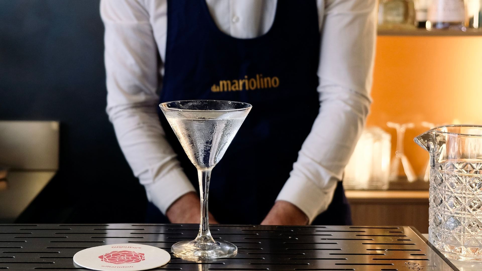 Bartender making a cocktail in Da Mariolino at Margutta 19