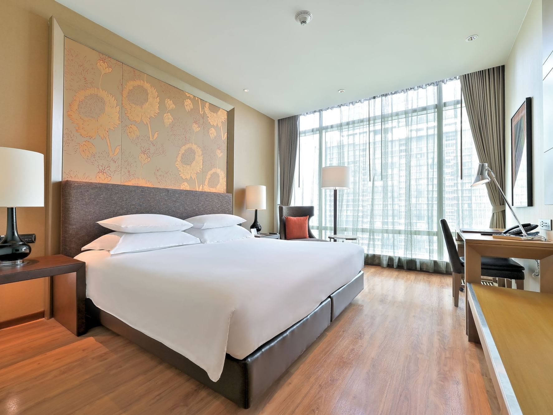 Interior design of the Superior King room at Eastin Hotels