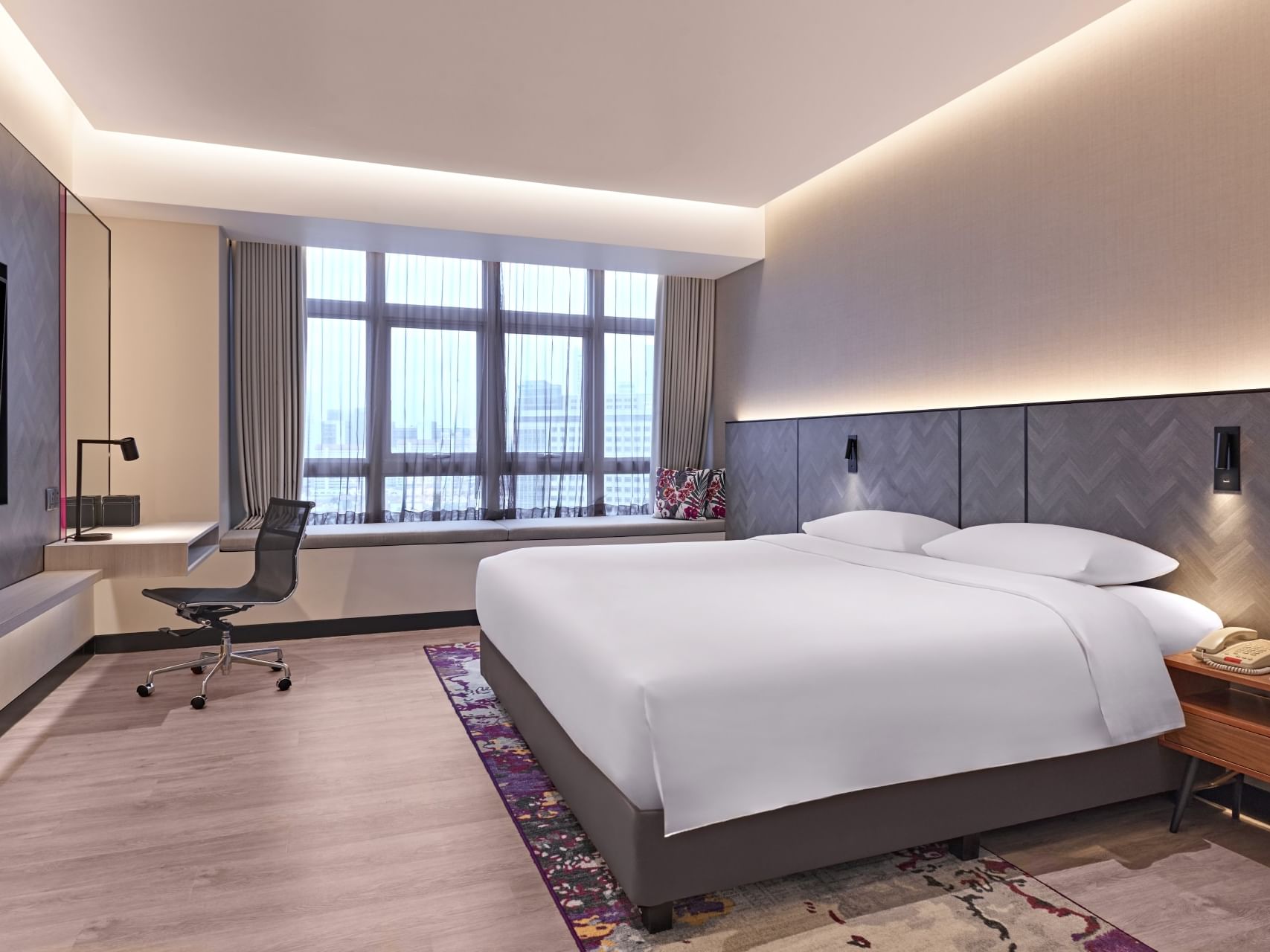 Deluxe King / Queen Room
