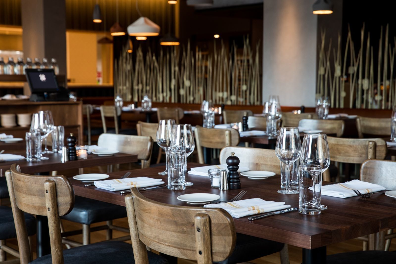Set tables in restaurant