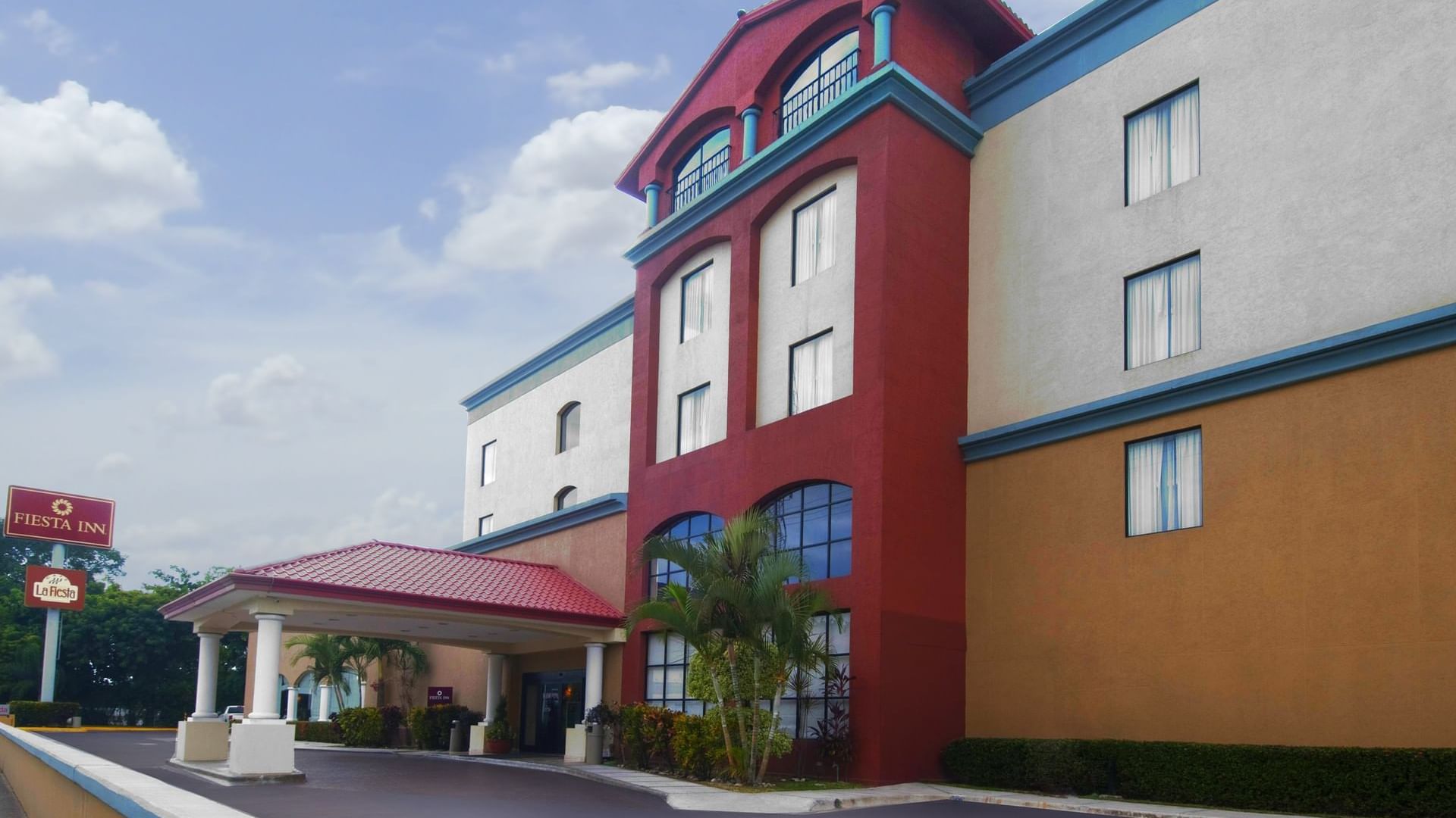 Exterior view of FI Poza Rica façade