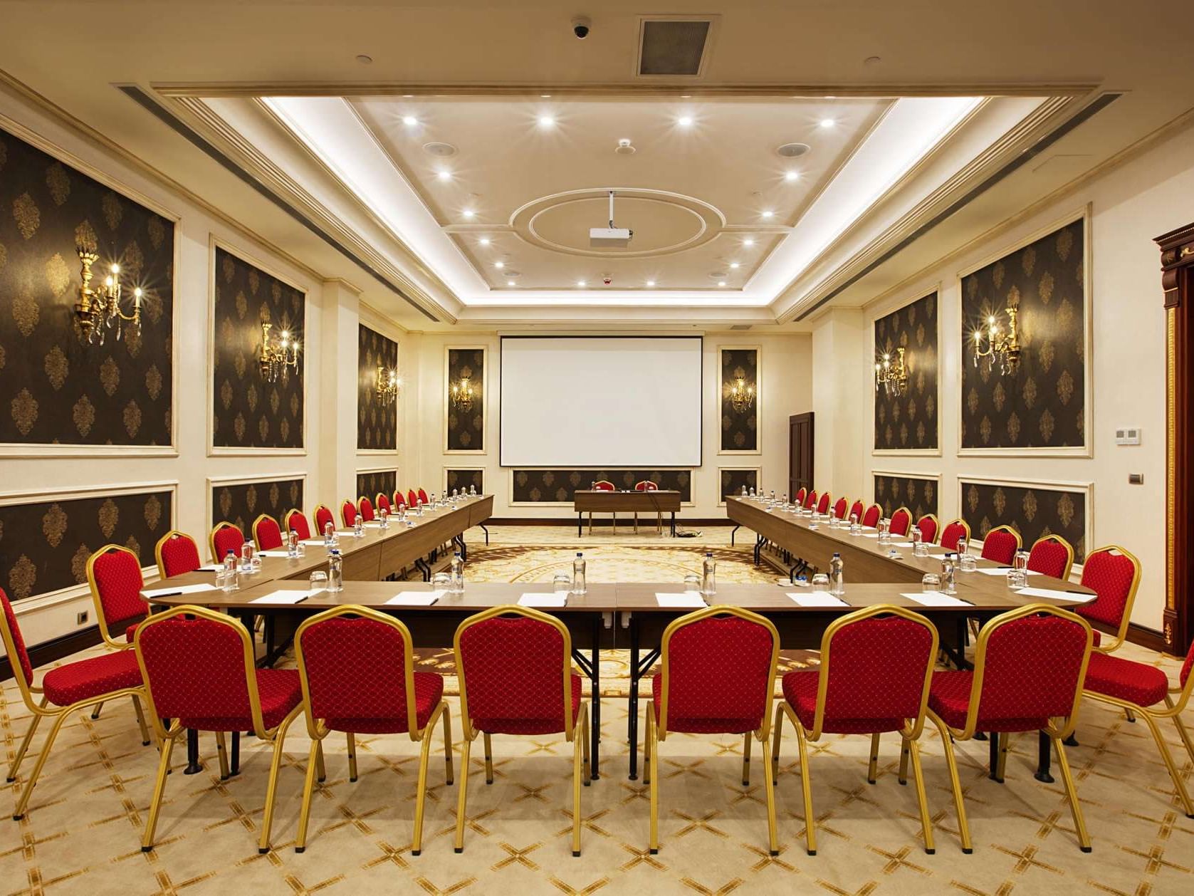 Table arrangement in Fatih meeting room at Ottomans Life Deluxe
