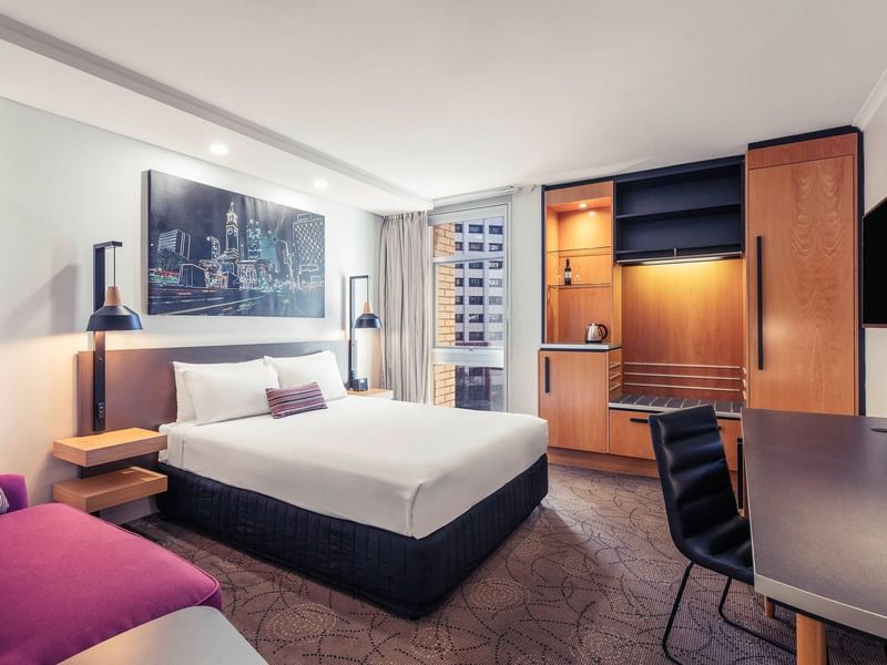 Superior Queen room at Mercure Brisbane King George Square