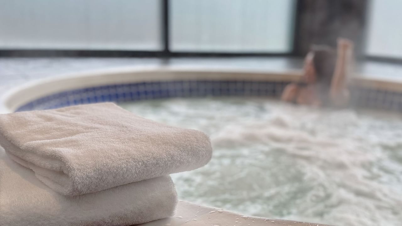 Hot tub and towels