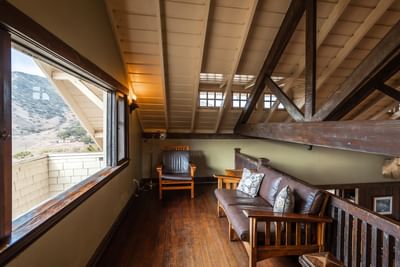 Living room area with seating at Banning House Lodge