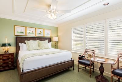 Deluxe King Room with one bed at Pine Inn