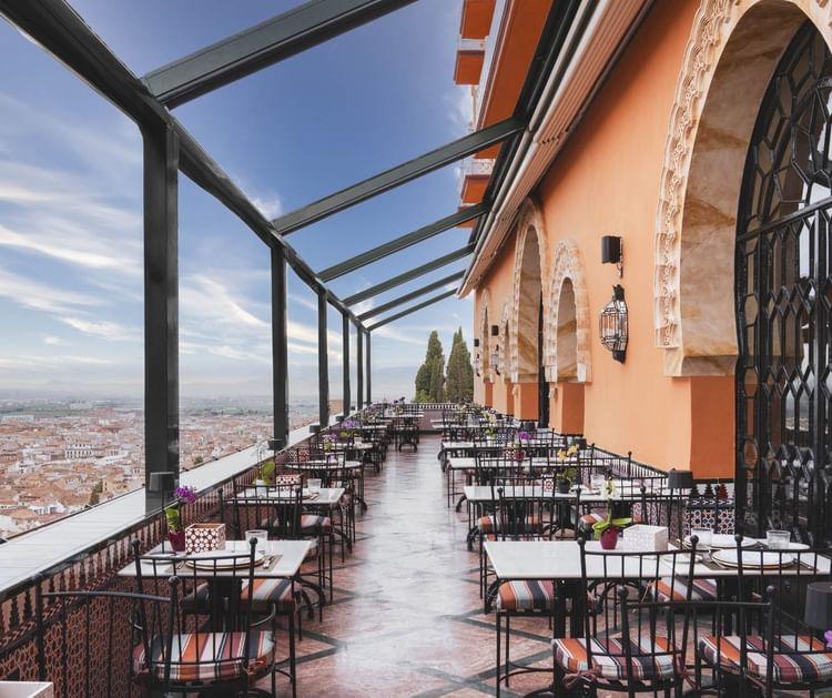 hotel alhambra palace terraza