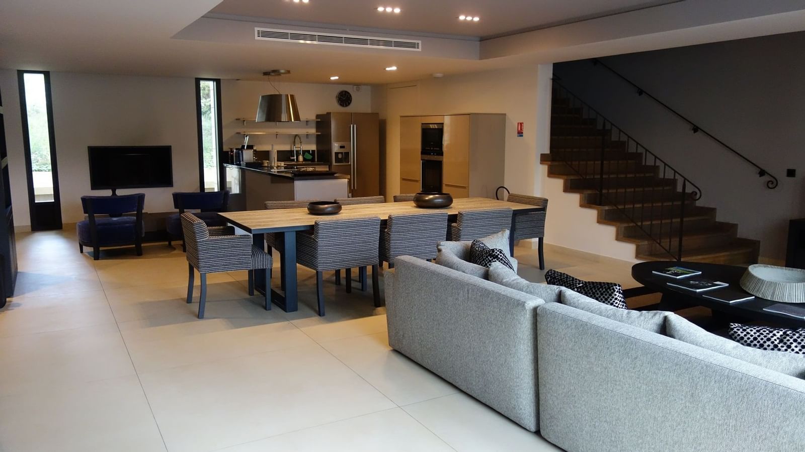 Dining area & sofa, Deluxe 4 Bedroom Villa, Domaine de Manville