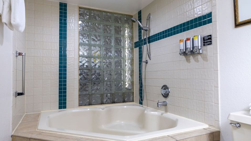 Master Bath in Two Bedroom Deluxe Suite, Legacy Vacation Resorts