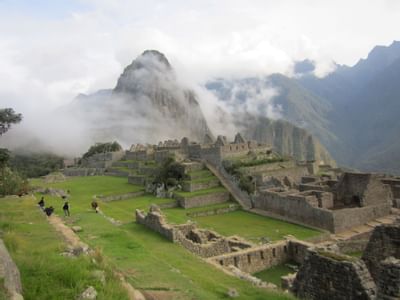 Machi Picchu with mountains in background