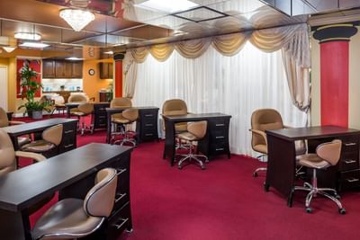 Salon manicure area at Safety Harbor & Resort