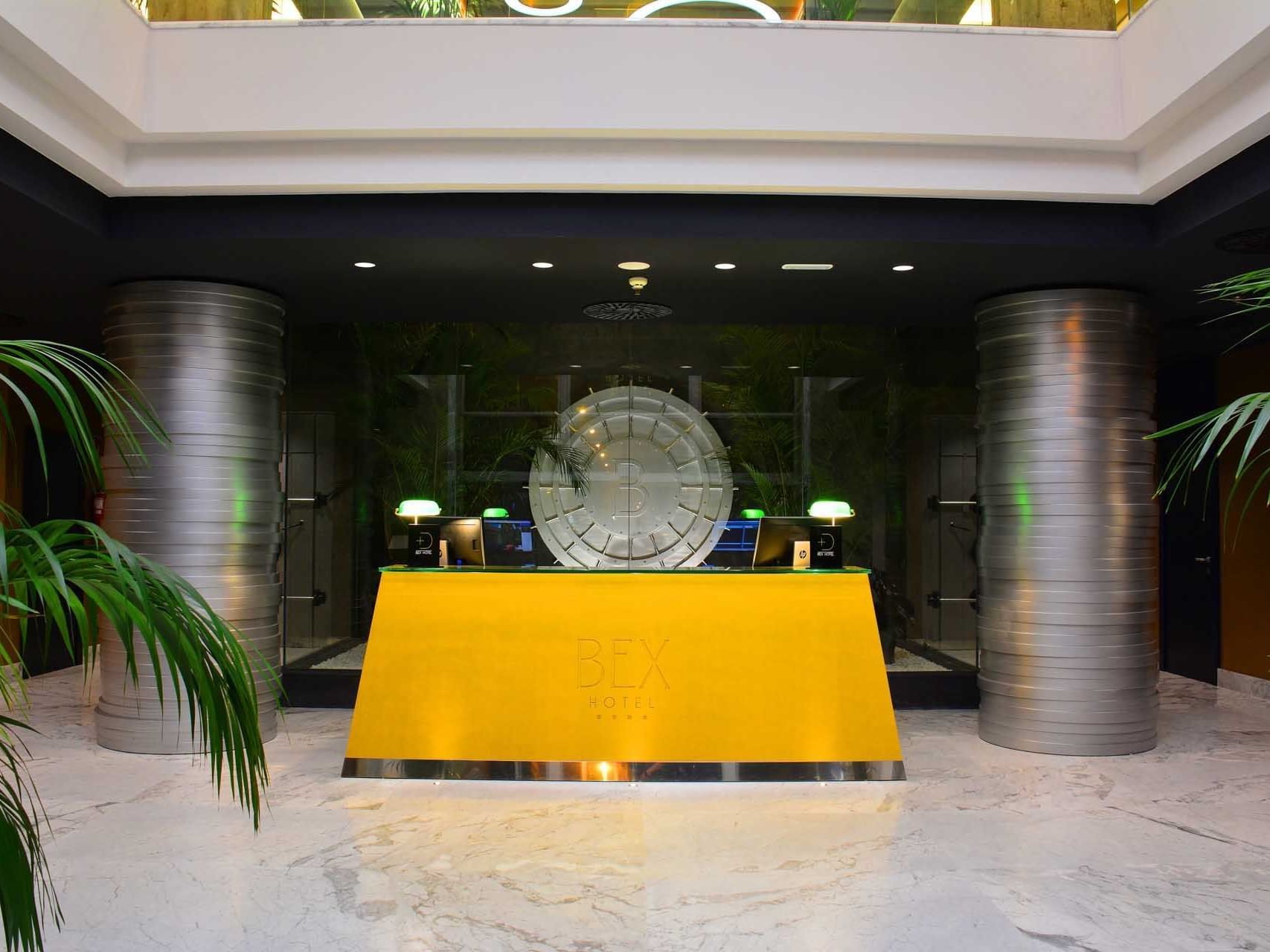 recepción en hotel Design Plus Bex