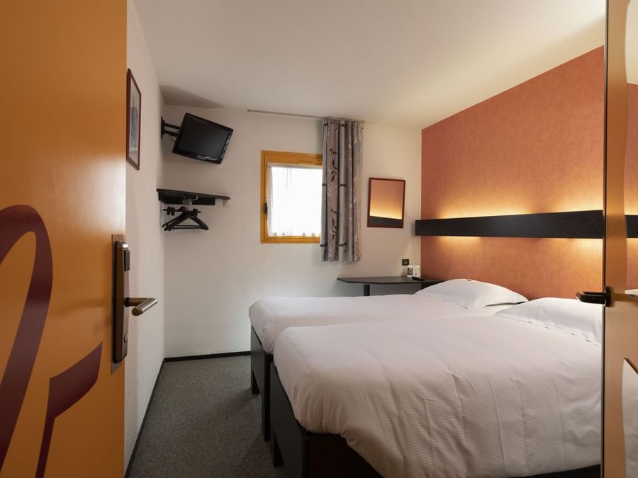 Twin Standard room in Hotel Bourges North
