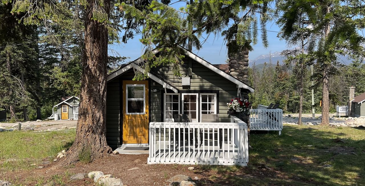 Exterior of Miette Double Cabin