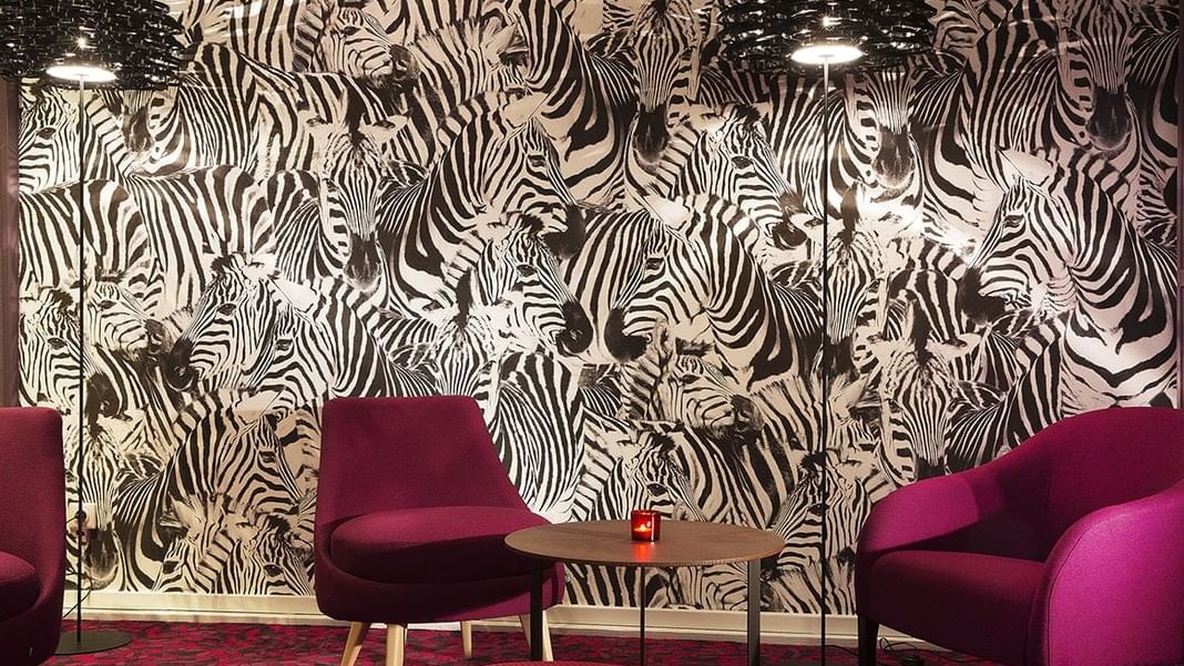 Zebra pattern in the Bar wall at Oceania Hôtel de France Nantes