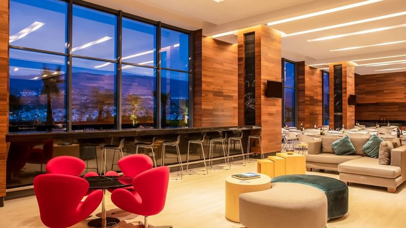 98452222_Lobby12_4600x3066_result