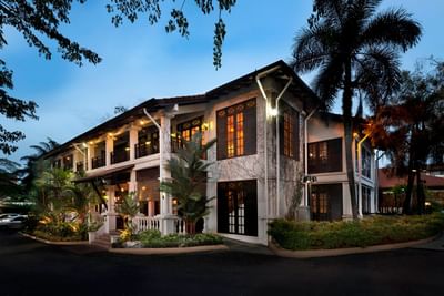 Comfy RP and Whisky Bar with ornate details, greenery, and warm dusk lighting at The Saujana Hotel Kuala Lumpur