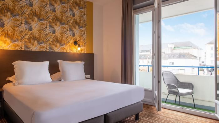 Double bed in Premium Double Room at Hôtel de l'Europe