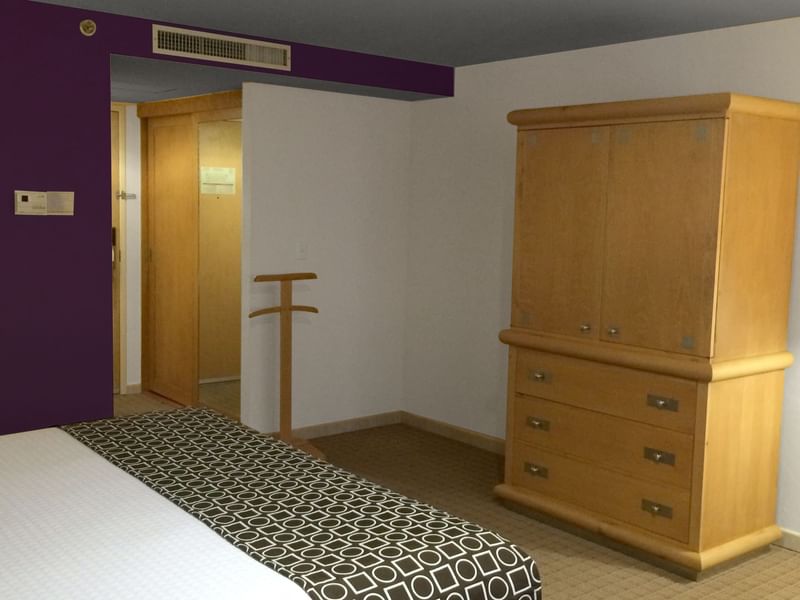 Interior of Accessible Room with a closet at Gamma Hotels