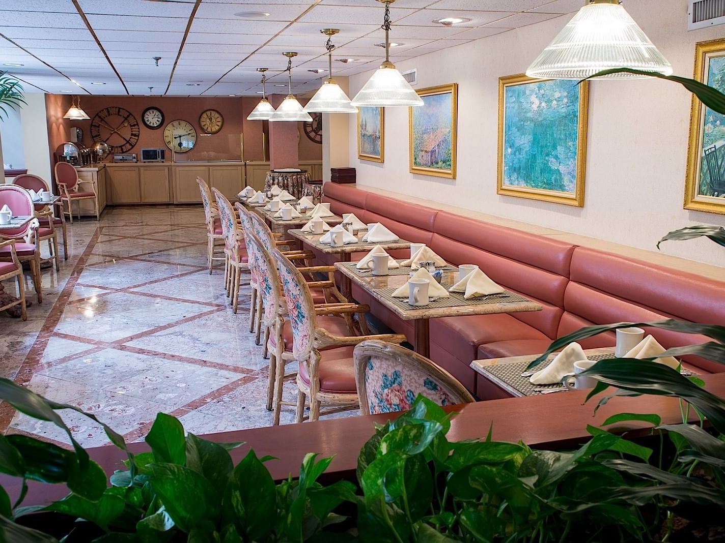 Dining area in the Stony Brook Café at Westford Regency