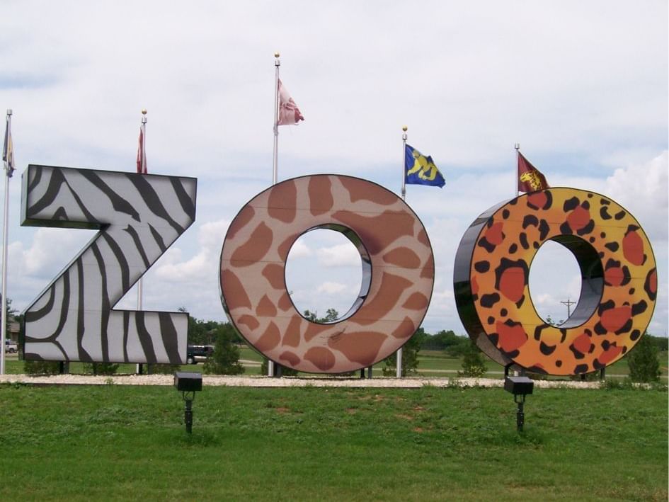 Entrance of Abilene Zoo near MCM Eleganté Suites