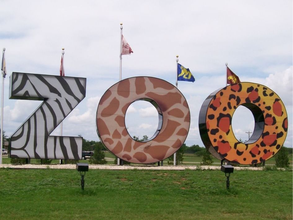 Entrance of Abilene Zoo near MCM Eleganté Suites