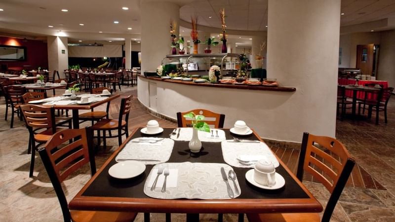 Close-up of a table in the Dining area at Gamma Plaza Ixtapa