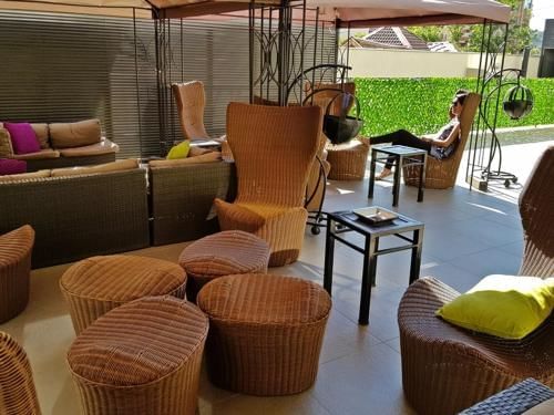 Lounge area in Terraza Restaurant at Torremayor Providencia