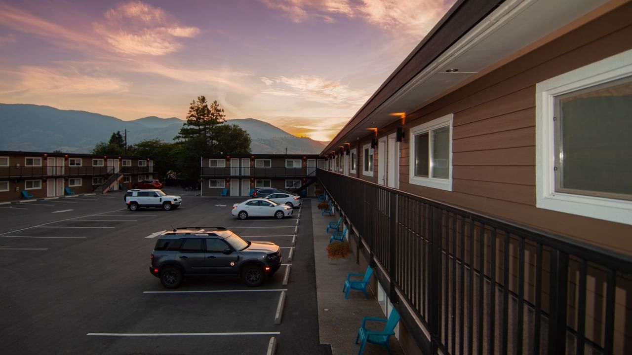 Exterior of Coast Penticton Hotel and parking lot