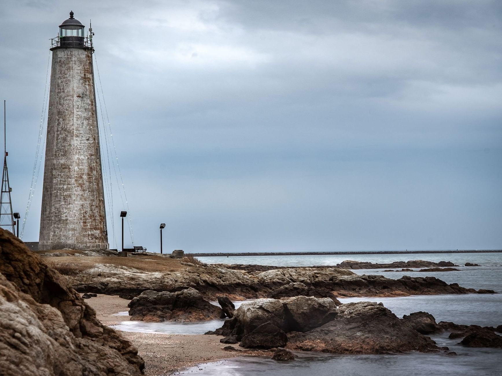 The lighthouse near New Haven Hotel