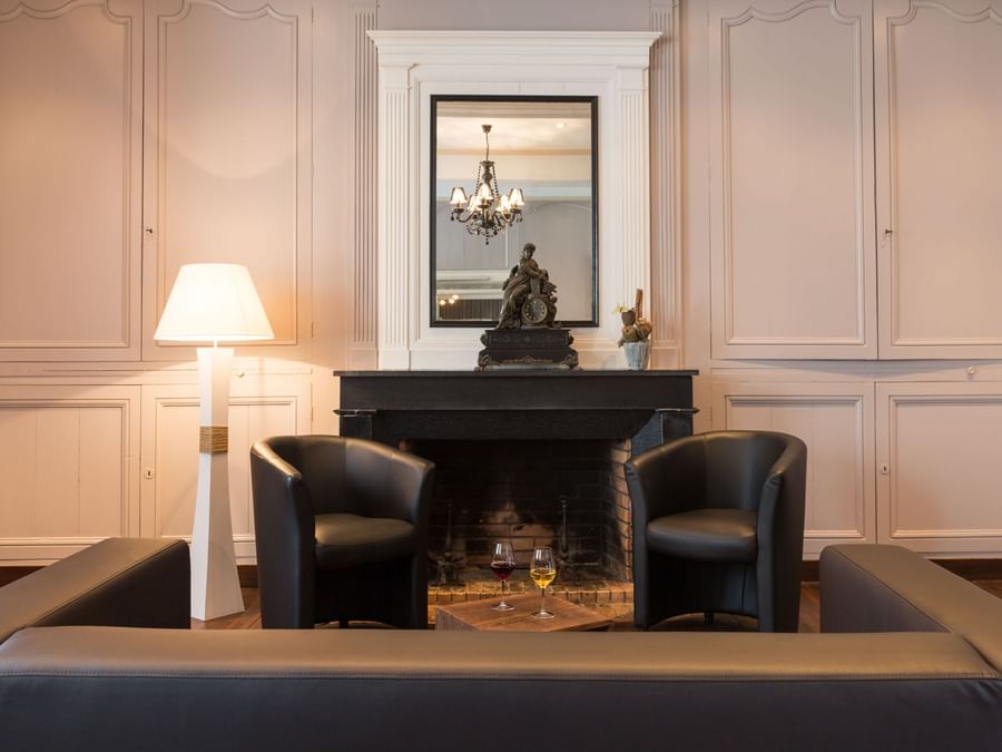 Luxury Lounge area in a lobby at Domaine Le Martinet