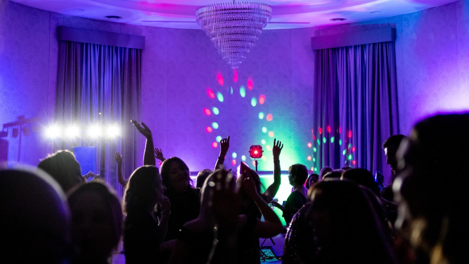 People dancing at Villiers Hotel, one of the best Buckingham events venues