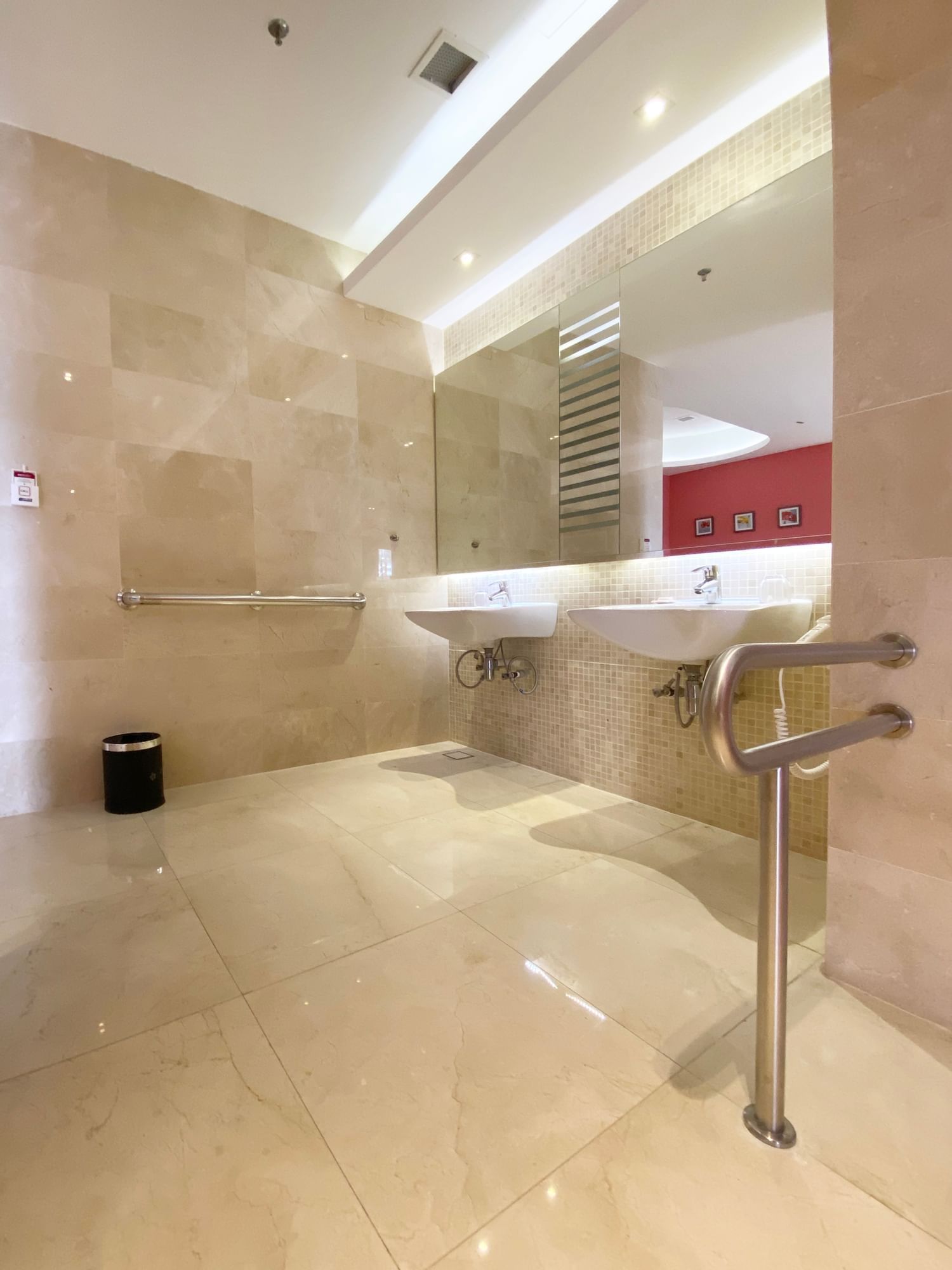 Disabled Facilities Handicap Accessible Hotels Lexis Hibiscus® PD