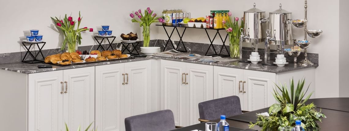 breakfast buffet display