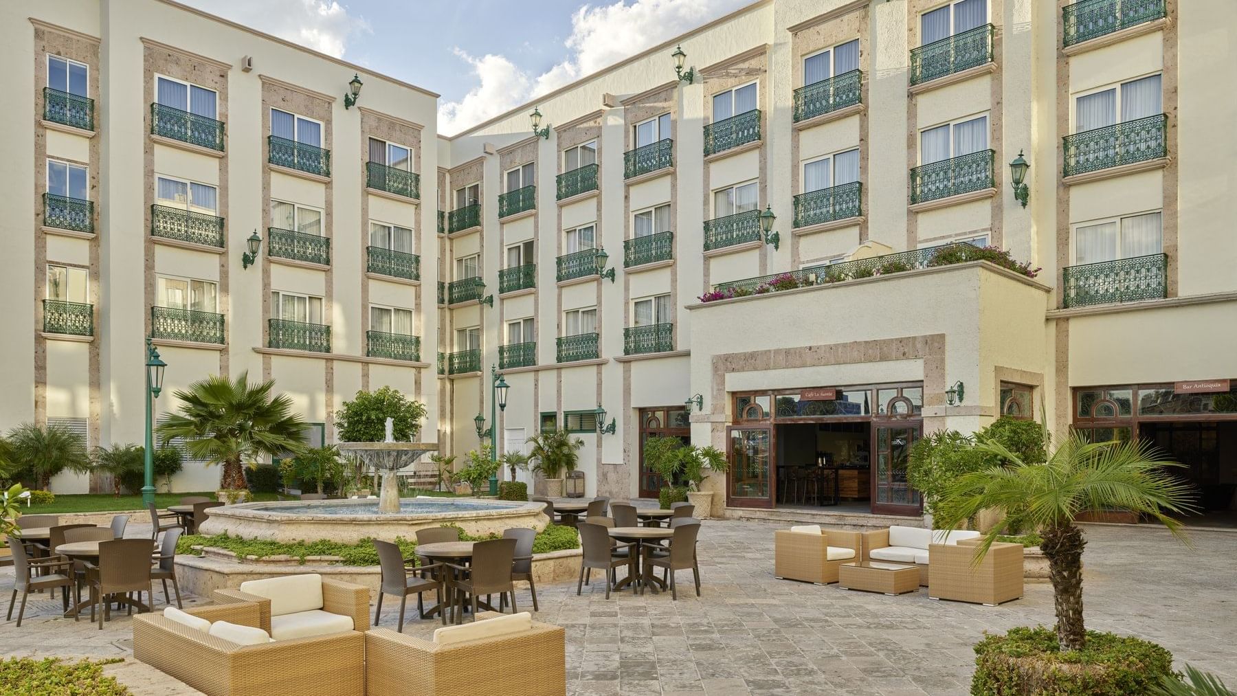 Central Patio seating area at Fiesta Americana Aguascalientes