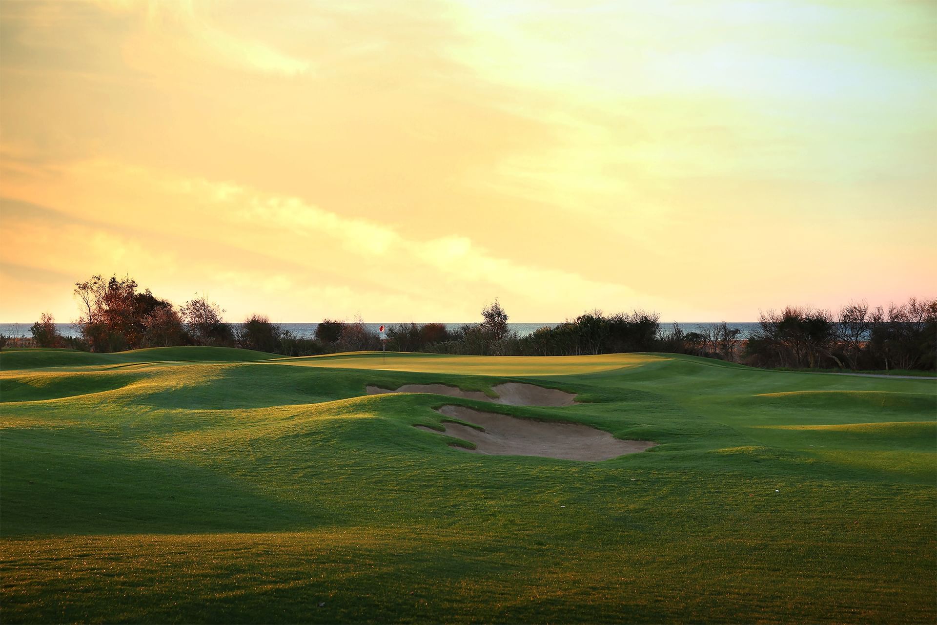Titanic Golf Club yellow sky