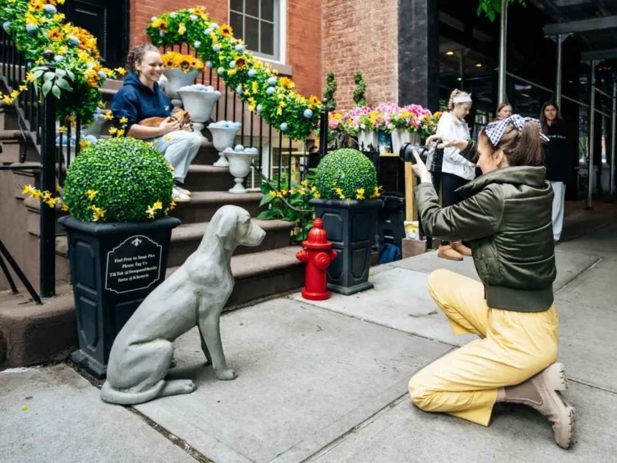 NYC Spring Stoop Decor