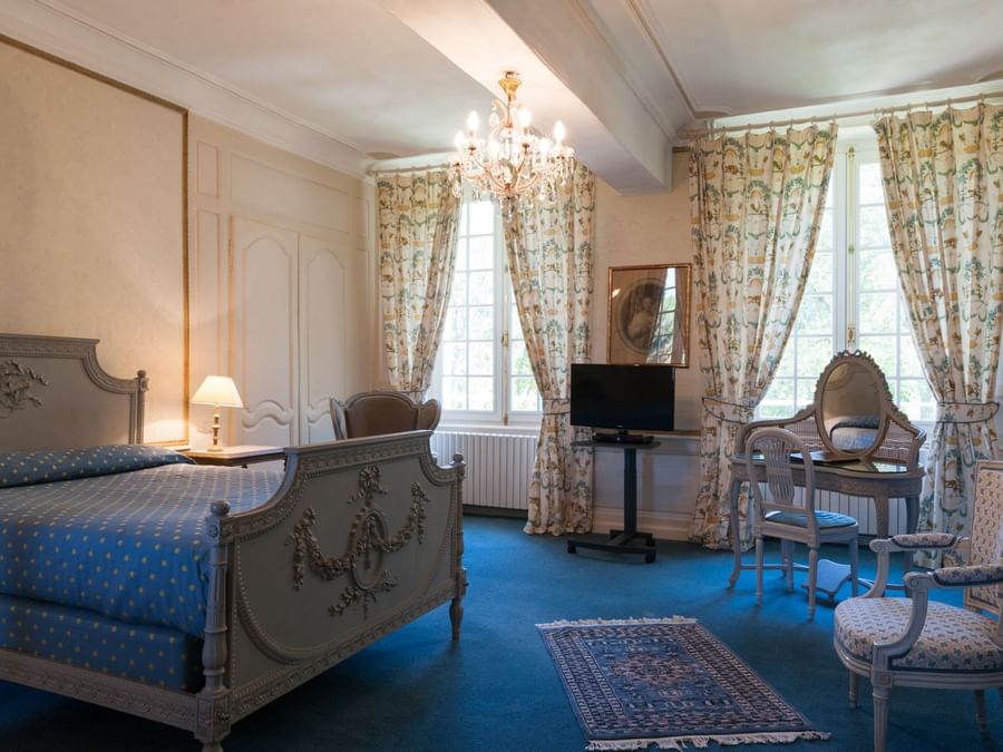 Interior of the Suite Room at Chateau du Landel