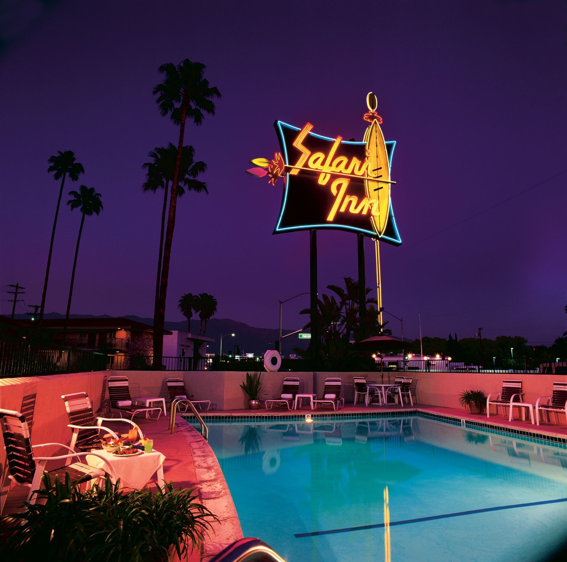 The Safari Inn a Coast Hotel Burbank Exterior - 2