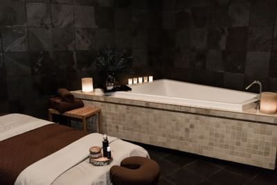 Bathtub & spa bed in the Spa at Alderbrook Resort & Spa