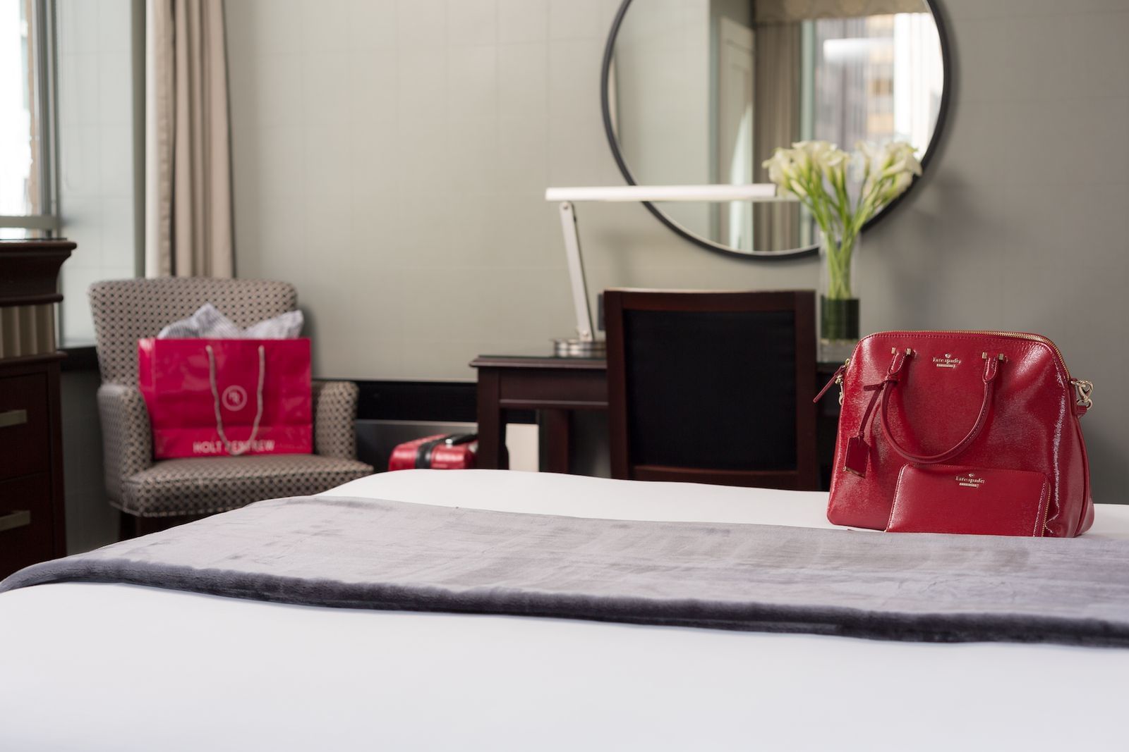 Set D’Accessoires Hôtel St Regis – Chaussons, Stylo, Papier Et Sac