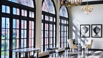 Elegant Palm Court