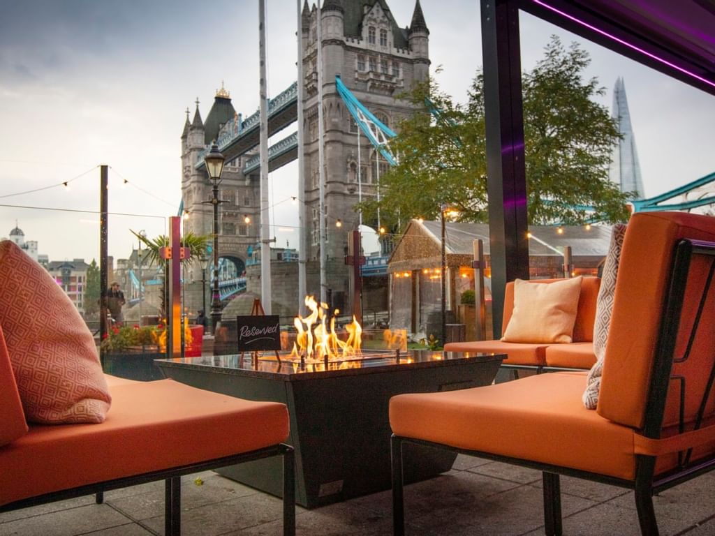 Vicinity Bar Near Tower Bridge Guoman Hotels