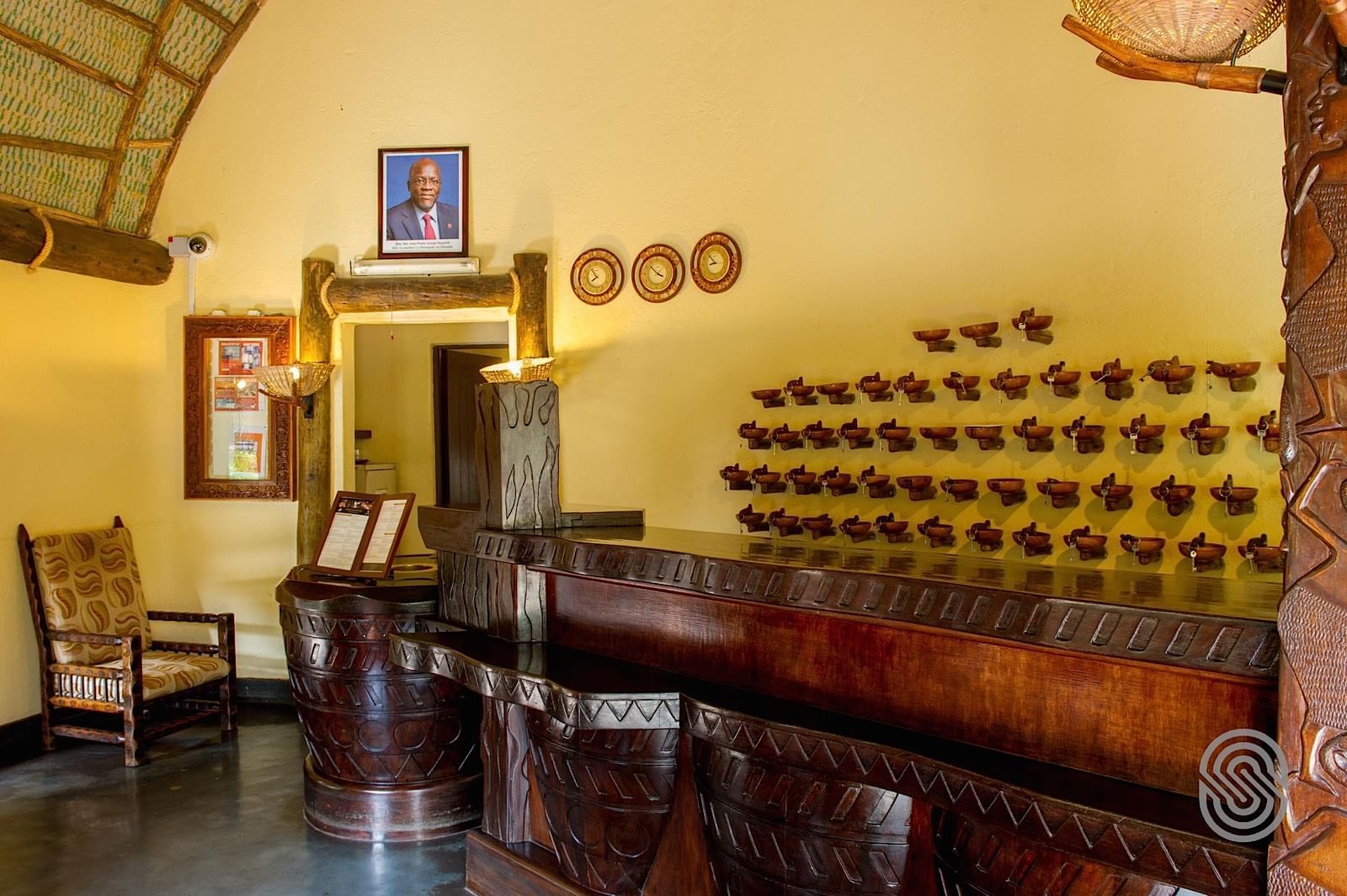 The Hotel reception table at Serengeti Serena Safari Lodge