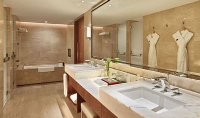 Interior of the Deluxe Room bathroom at White Swan hotel